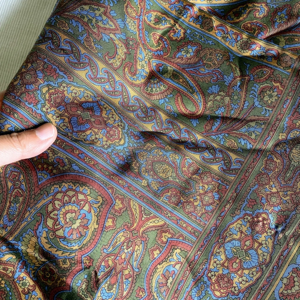 PIERRE BALMAIN Vintage Scarf in Maroon/Multicolor Paisley, VGUC - Picture 14 of 16